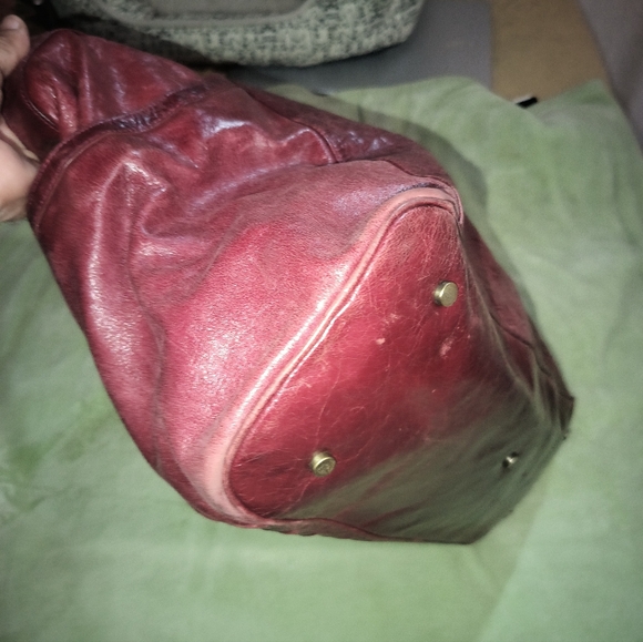 Charles David Red Alligator Embossed Leather Hobo Bag Purse. Large - Picture 7 of 16